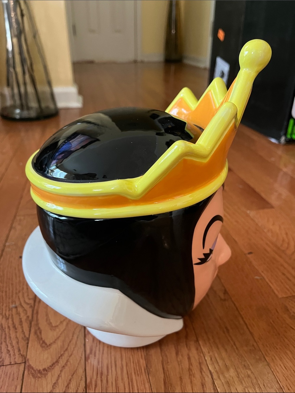 Disney Queen Ceramic Cookie Jar - Picture 5 of 5